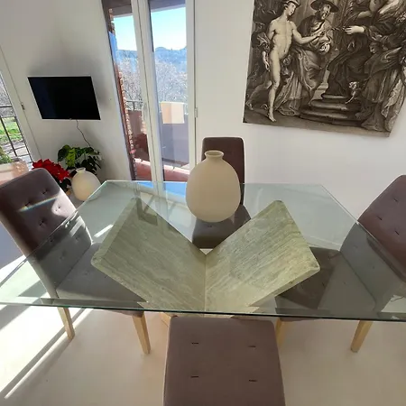 Encanto Toledano En Puerta Del Vado